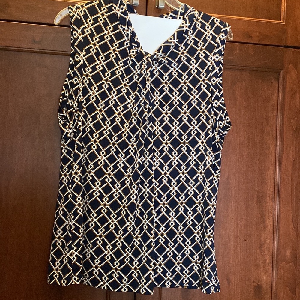Tommy Hilfiger Large Navy/Gold / EUC / 21” wide/ 27”L